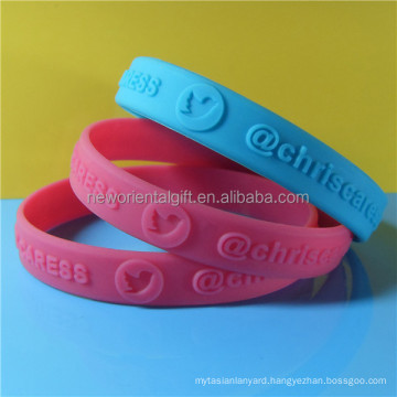 Custom 12mm solid color embossed Silicone Wristbands